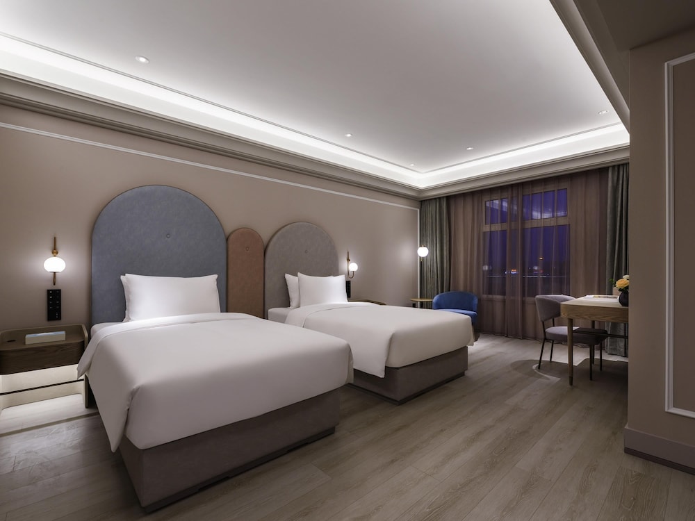 Mercure Shanghai Jinqiao 19/48