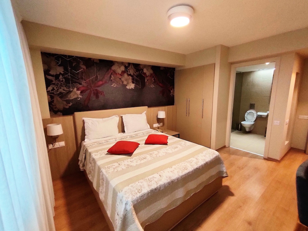 ALMOND BUSINESS SUITES 17/64
