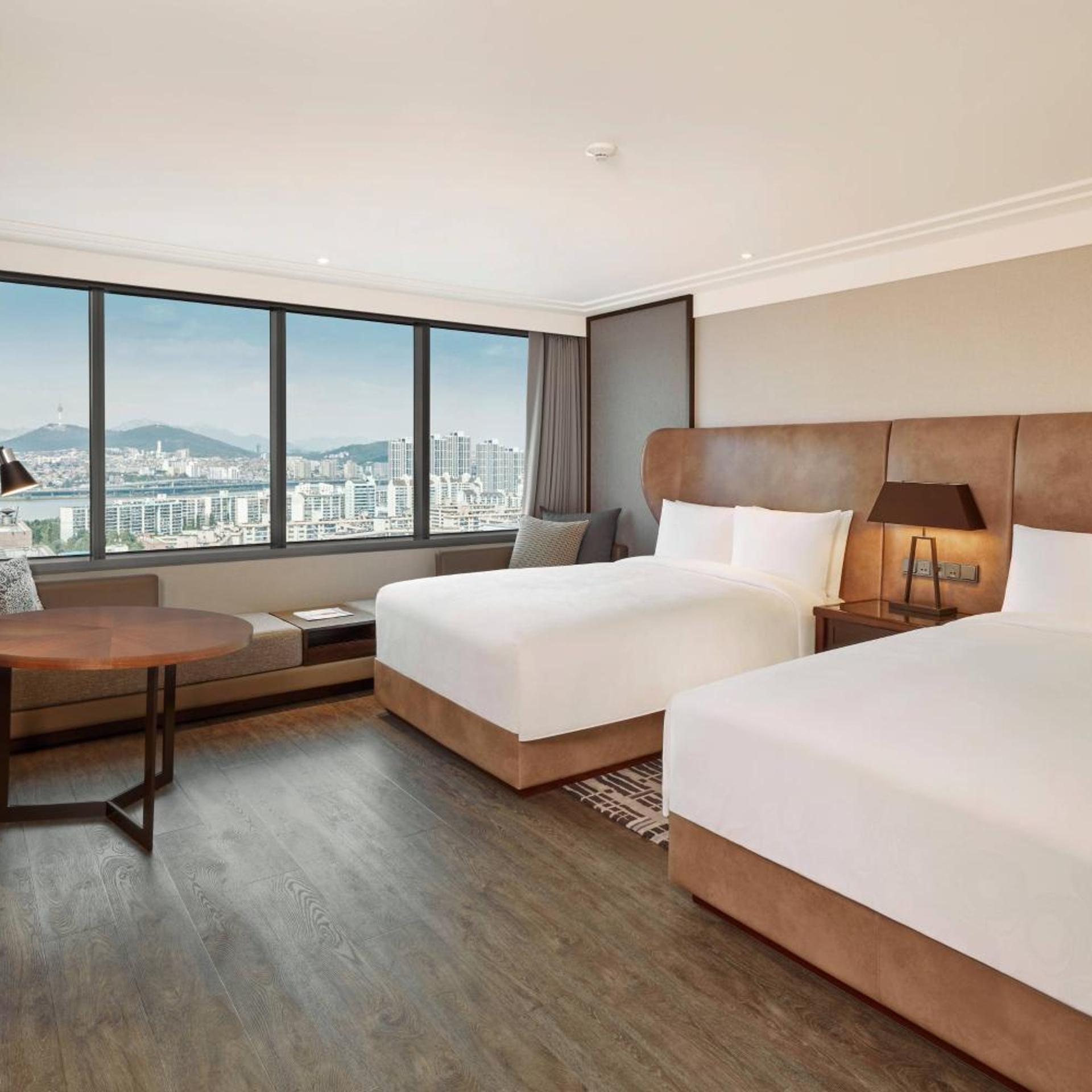 غرفة ديلوكس تنفيذية بسريرين مزدوجين بإطلالة على المدينة، Jw Marriott Seoul 2/5