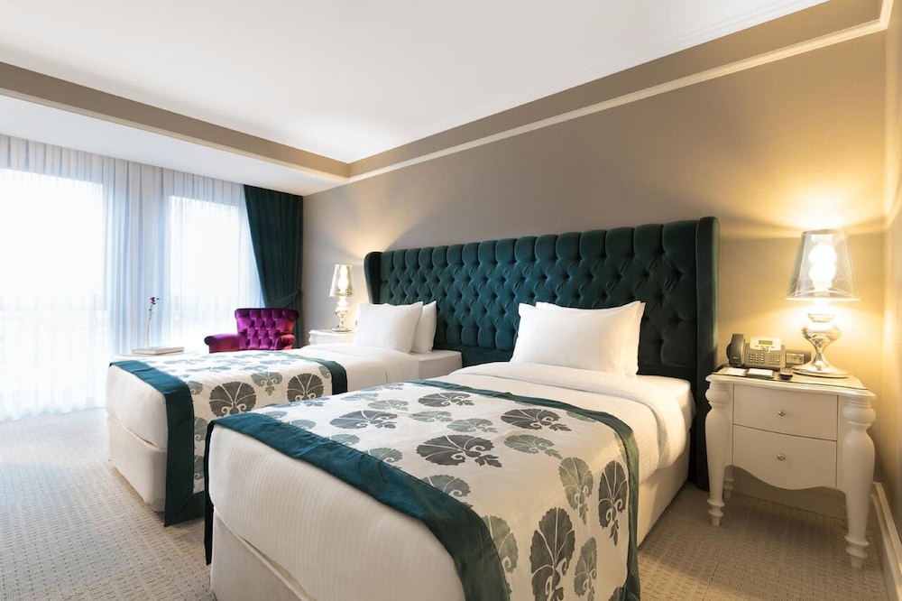 Metropolitan Hotels Taksim 18/68