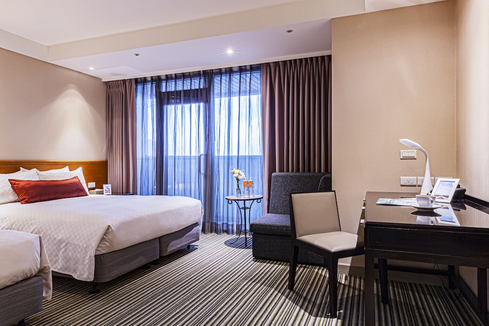 Pacific Business Hotel 27/70