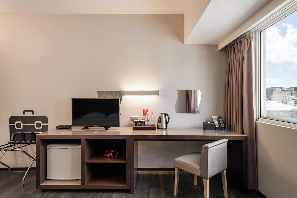The Riverside Hotel Esthetics 50/60