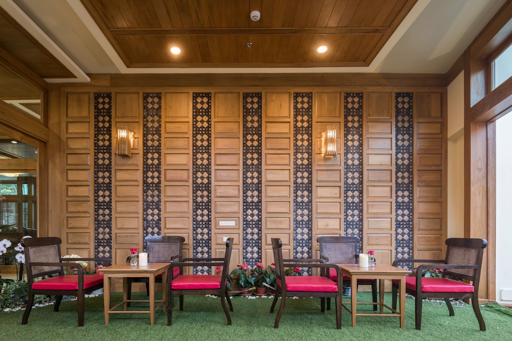 Peak Nimman Prestige Hotel 57/68