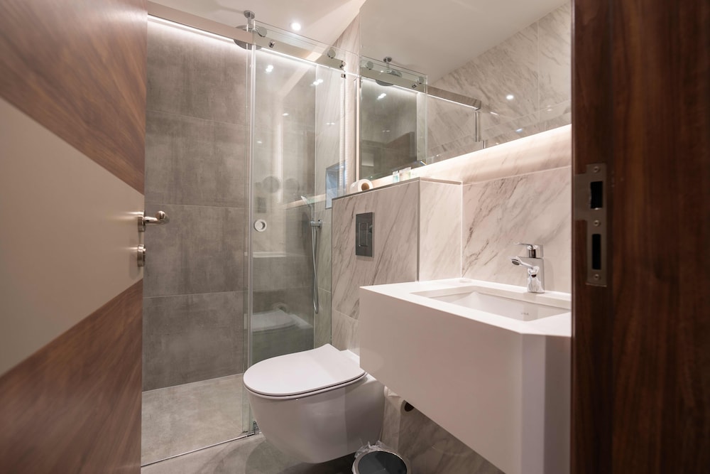 St Mark Hotel 41/50