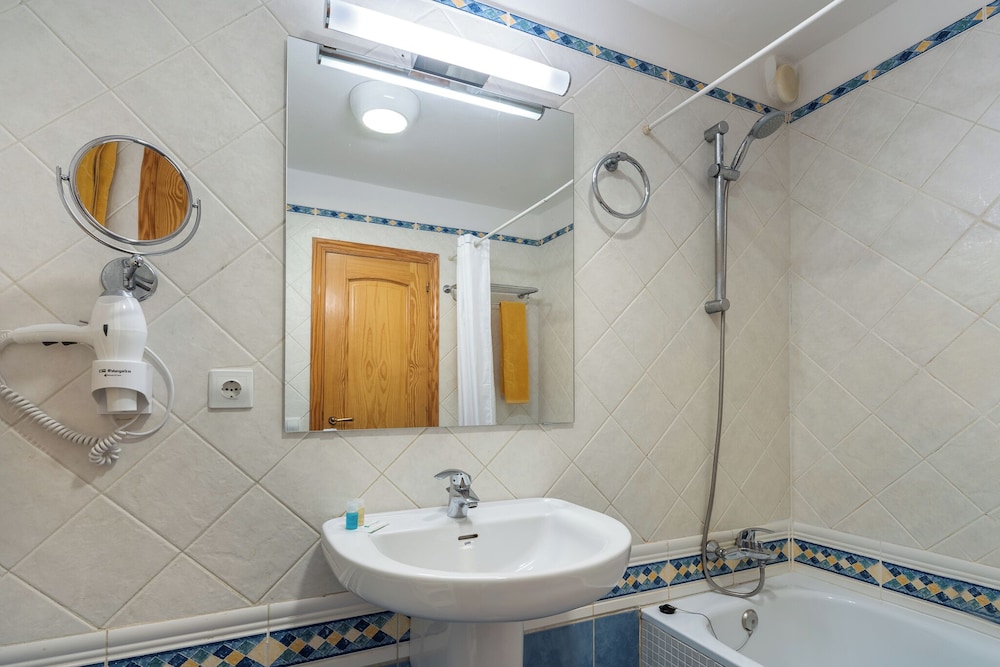 Apartamentos Punta Marina by LIVVO 38/46