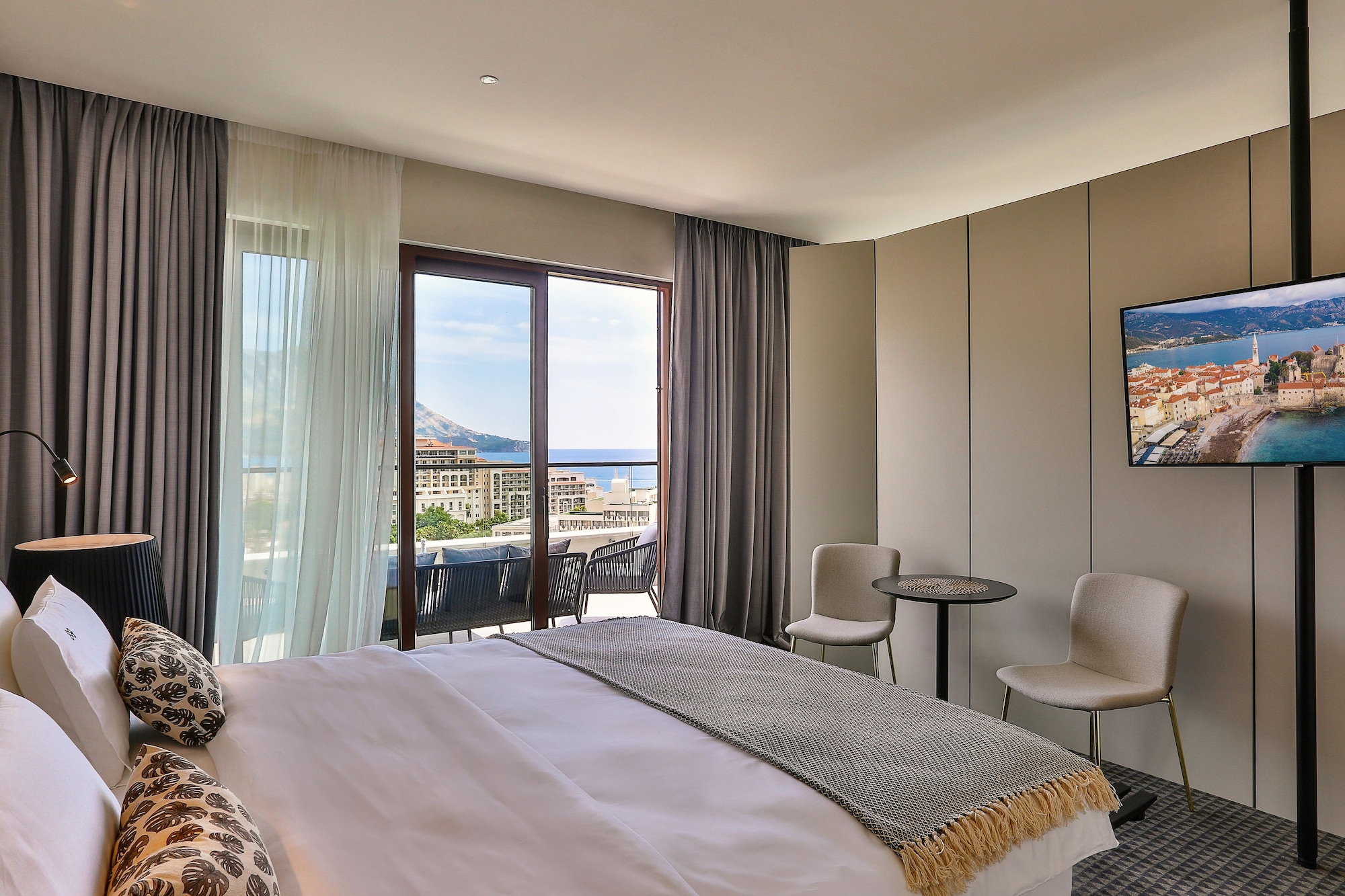 DELUXE, APARTMENT, KING BED, SEA VIEW, SOFA