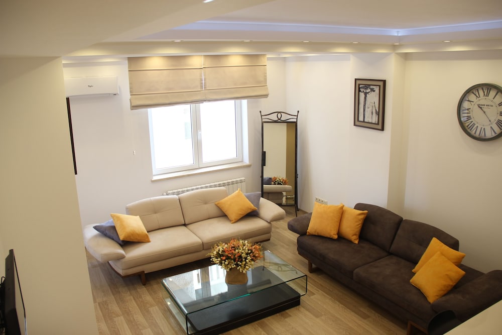 Maxela Apartments 38/50