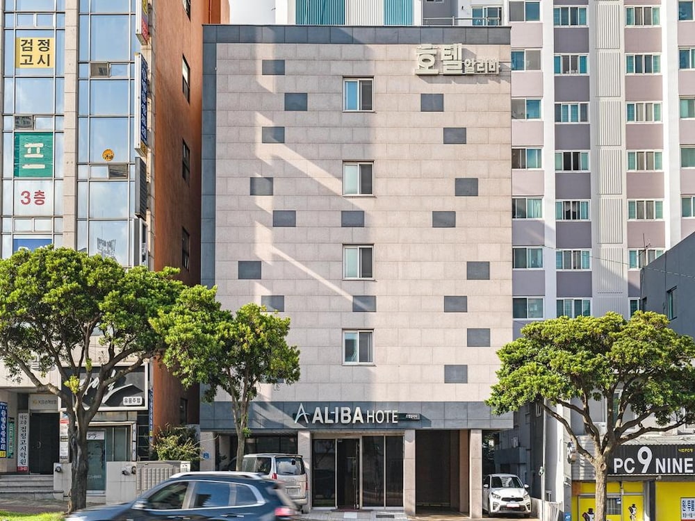 Aliba Hotel 4/39