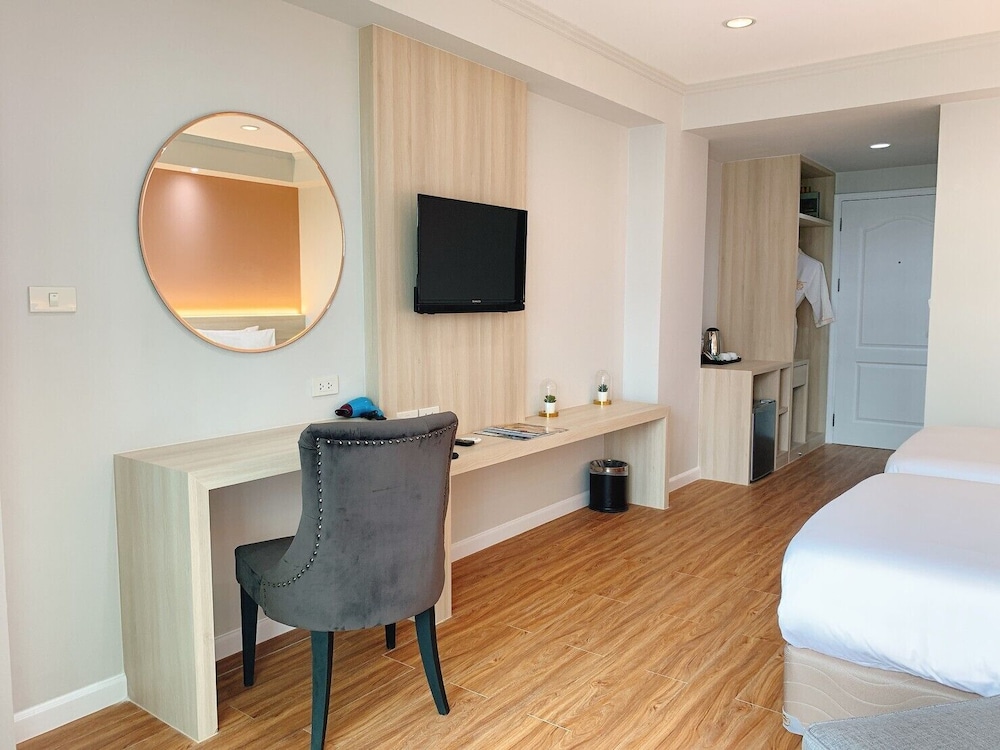Miloft Sathorn Hotel 37/49