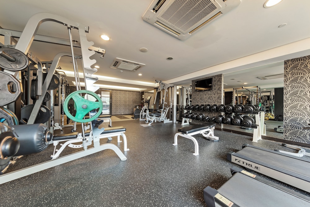 Golden Tulip Mandison Suites 40/59