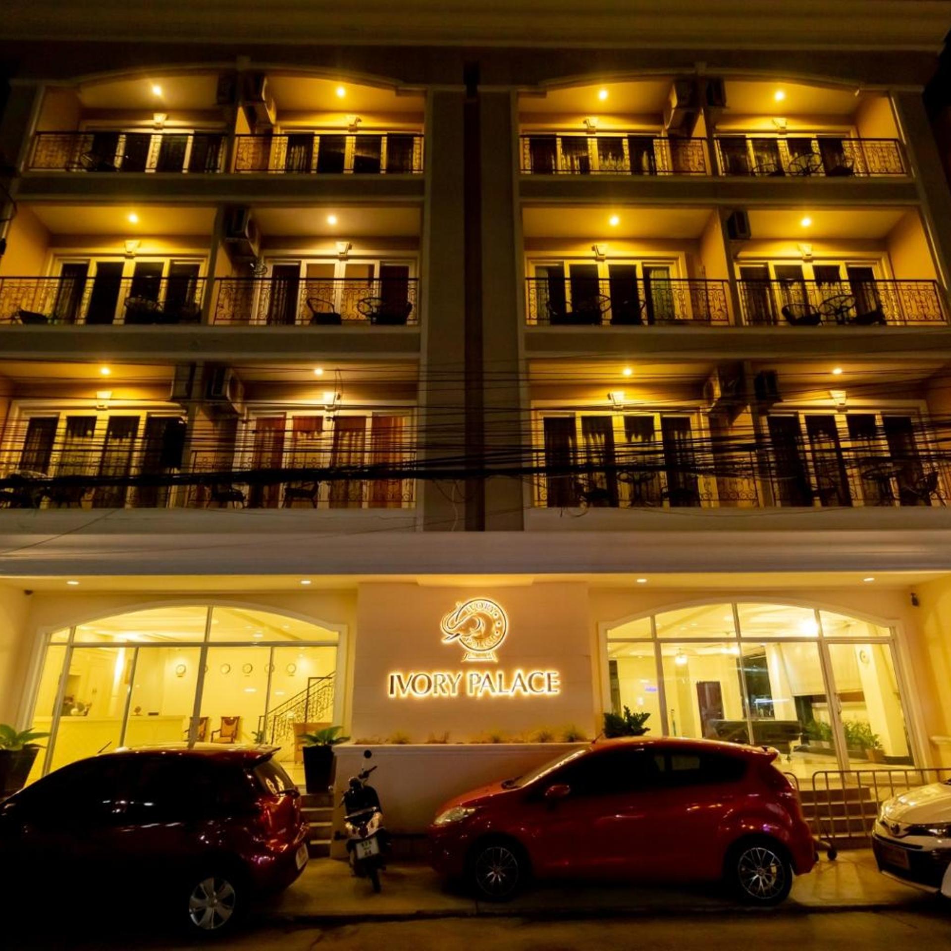 Ivory Palace Hotel 3/50