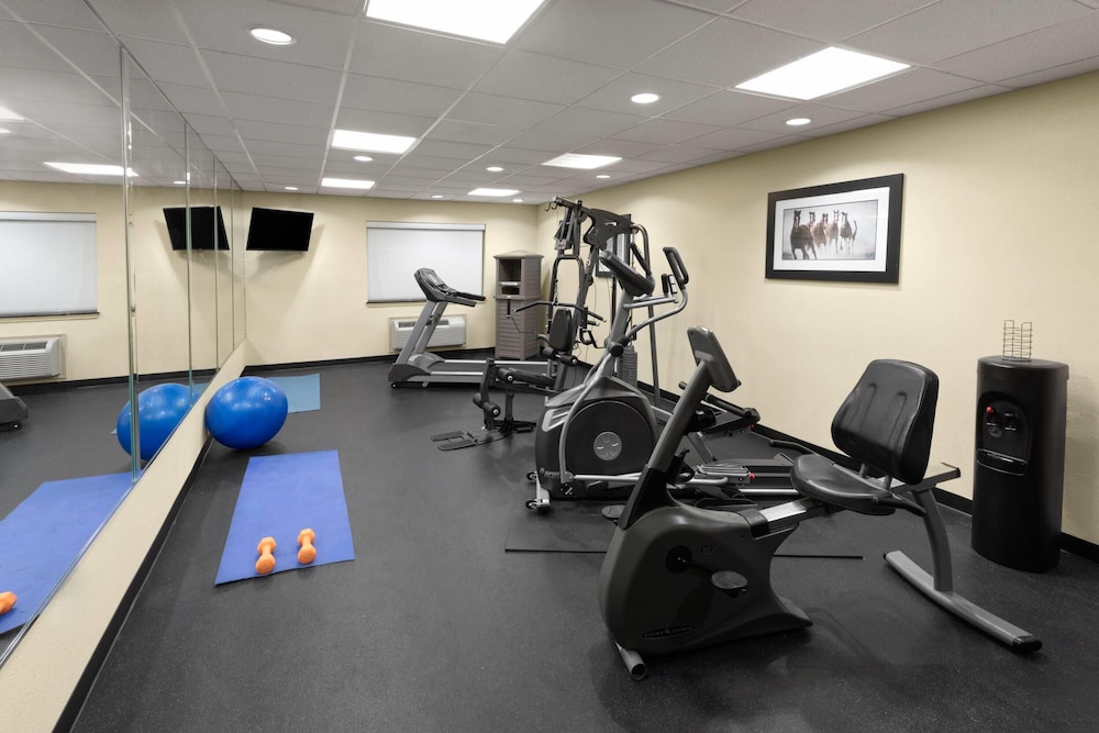 Days Inn & Suites by Wyndham Sam Houston Tollway 26/50