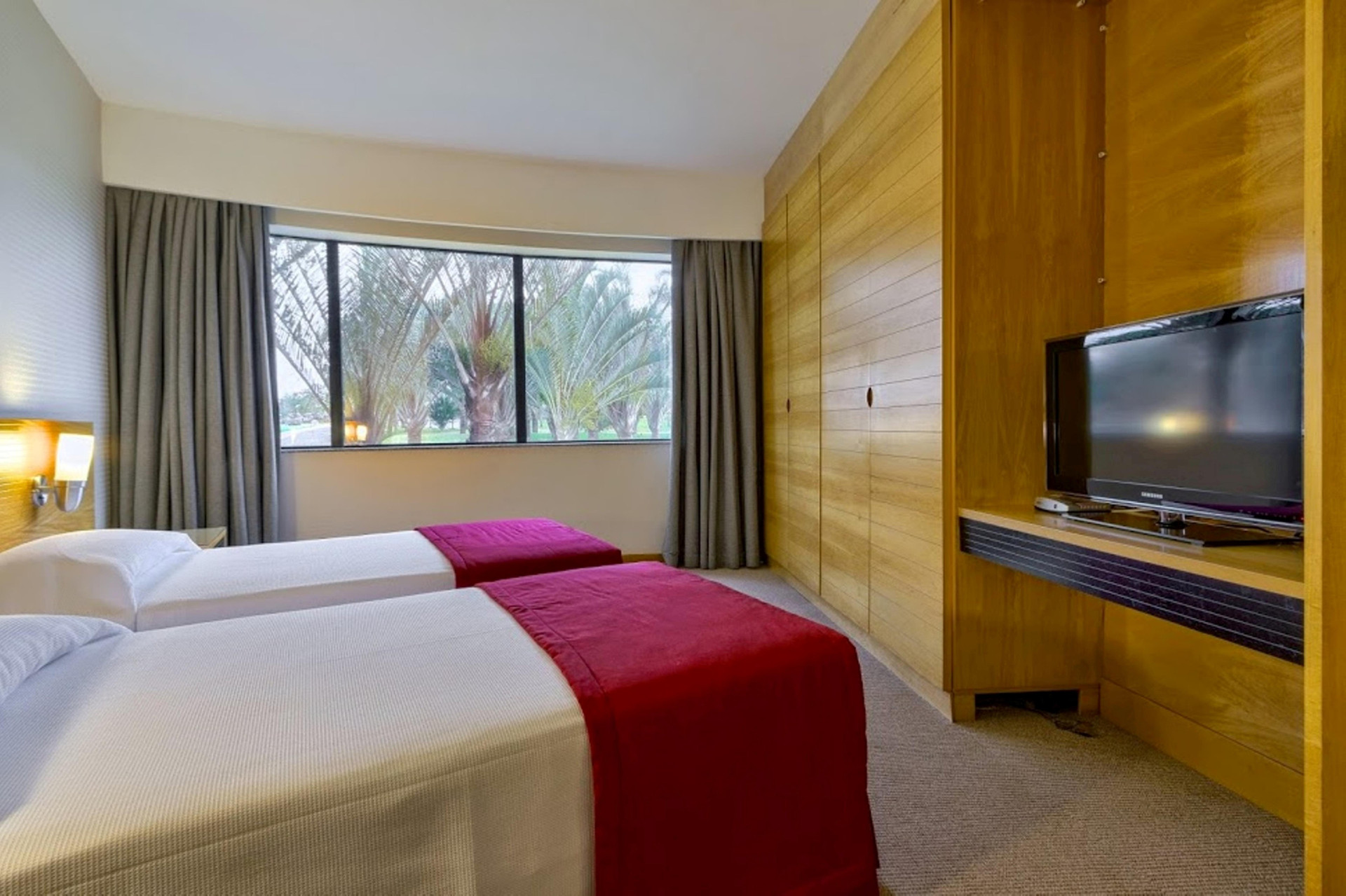 Suite, Garden View