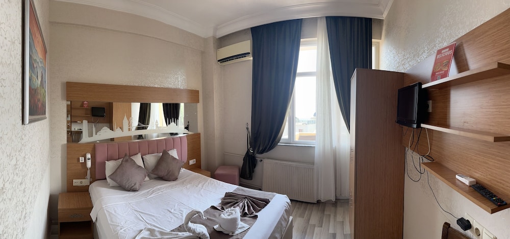 ROOM, TRIPLE