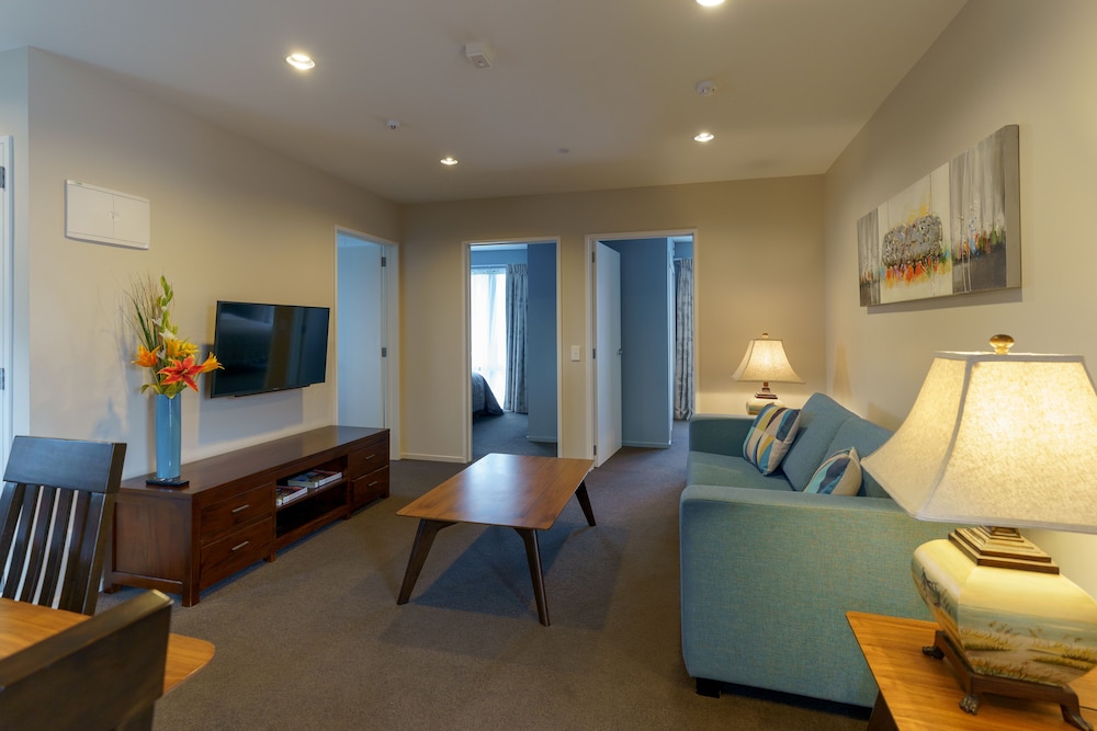 Apartments 118 19/35