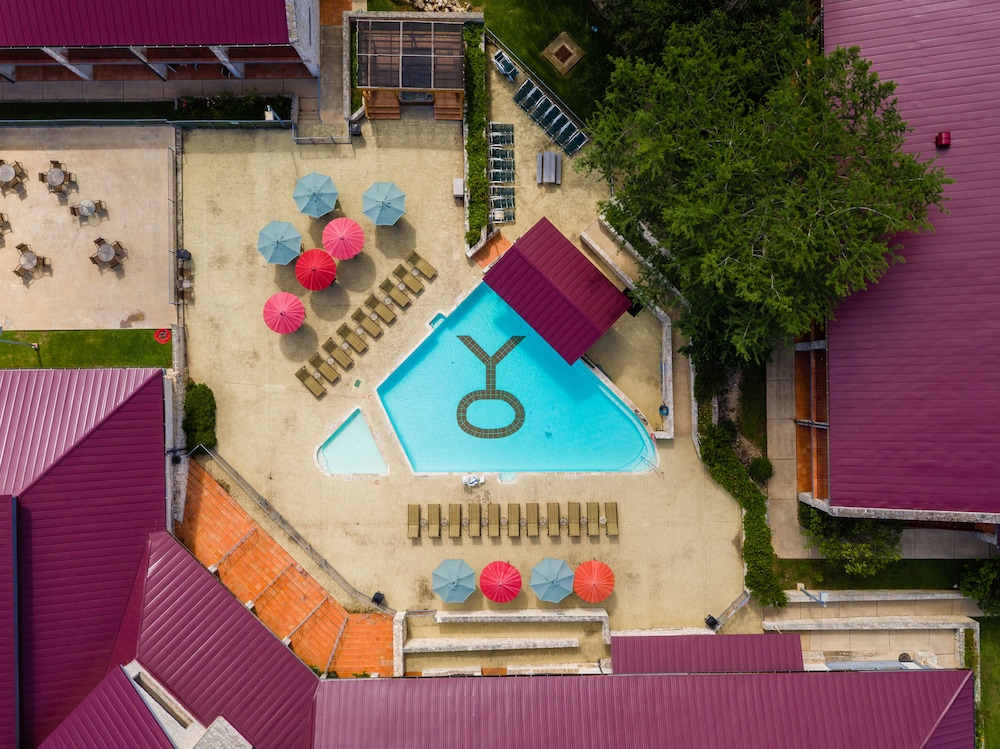 Y O Ranch Resort Hotel 8/55