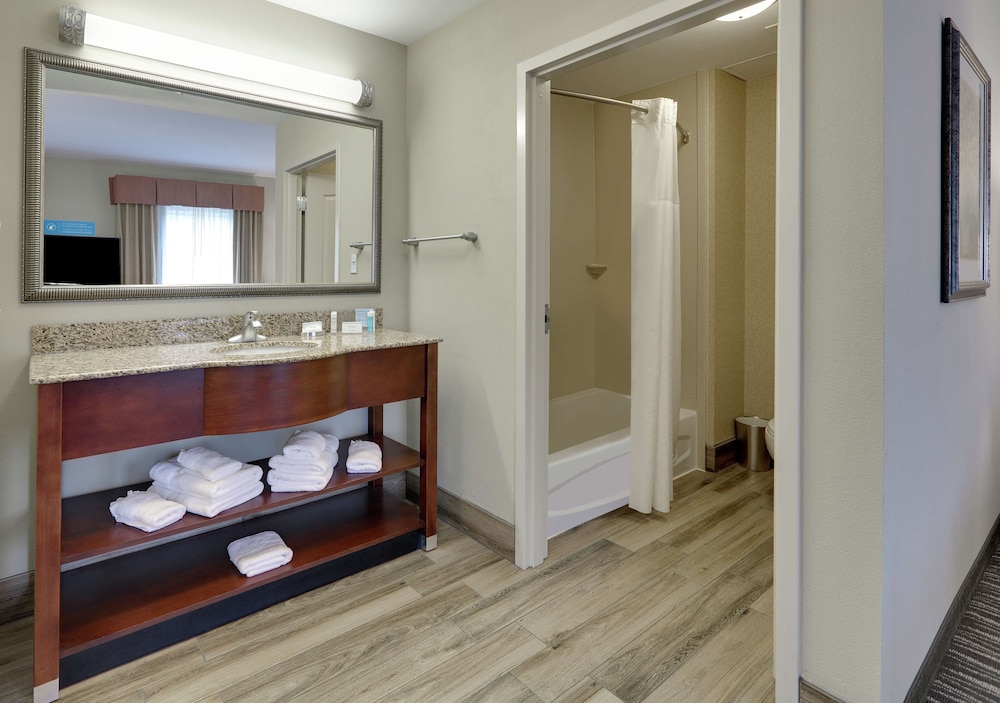 Hampton Inn & Suites Southern Pines-Pinehurst 22/42