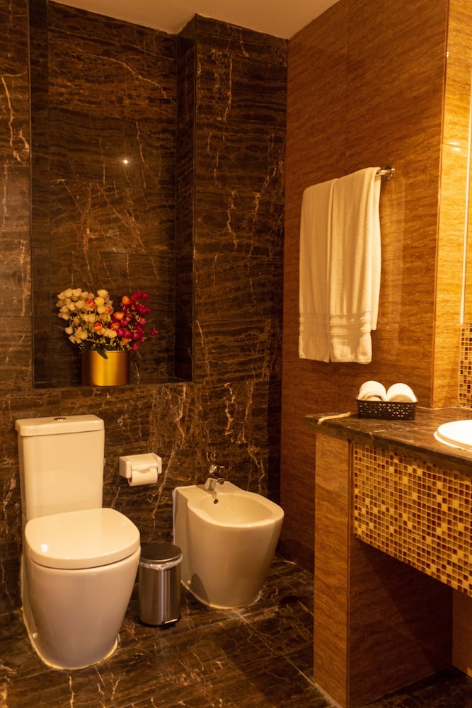 Blaire Executive Suites 53/58