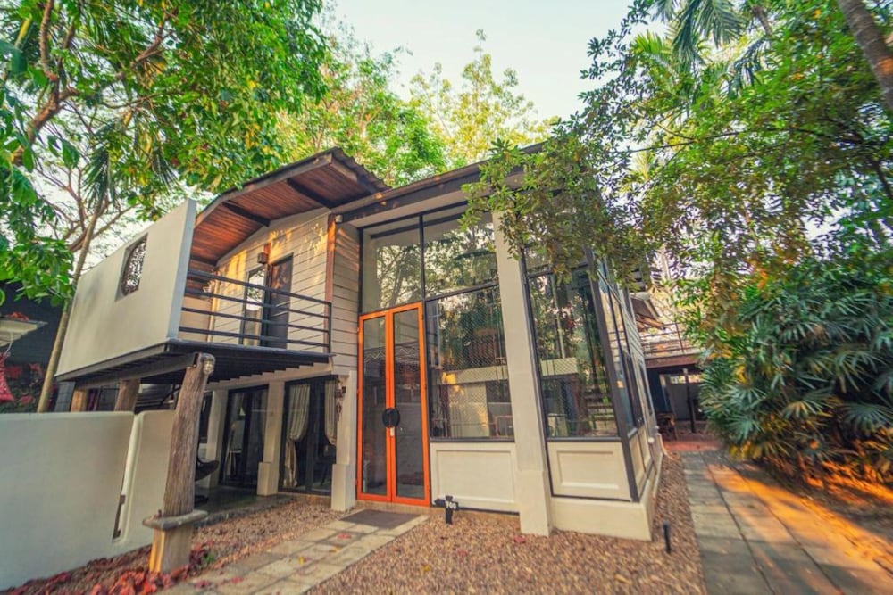 Baan Suan Residence 8/79