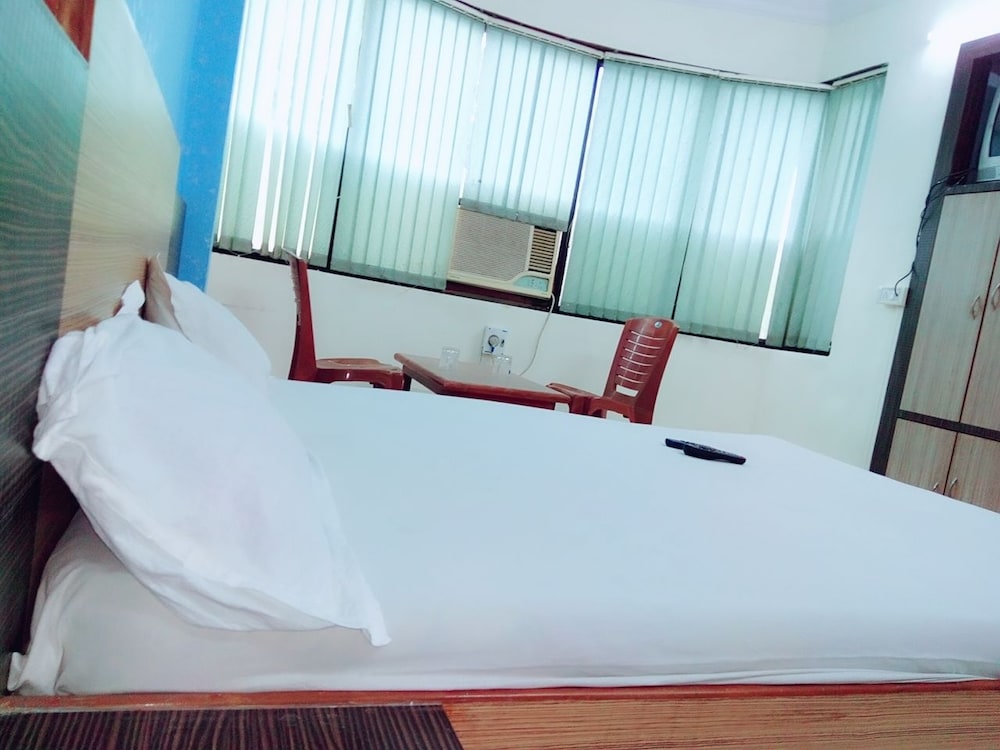 Hotel Sai Samrat Inn 10/32
