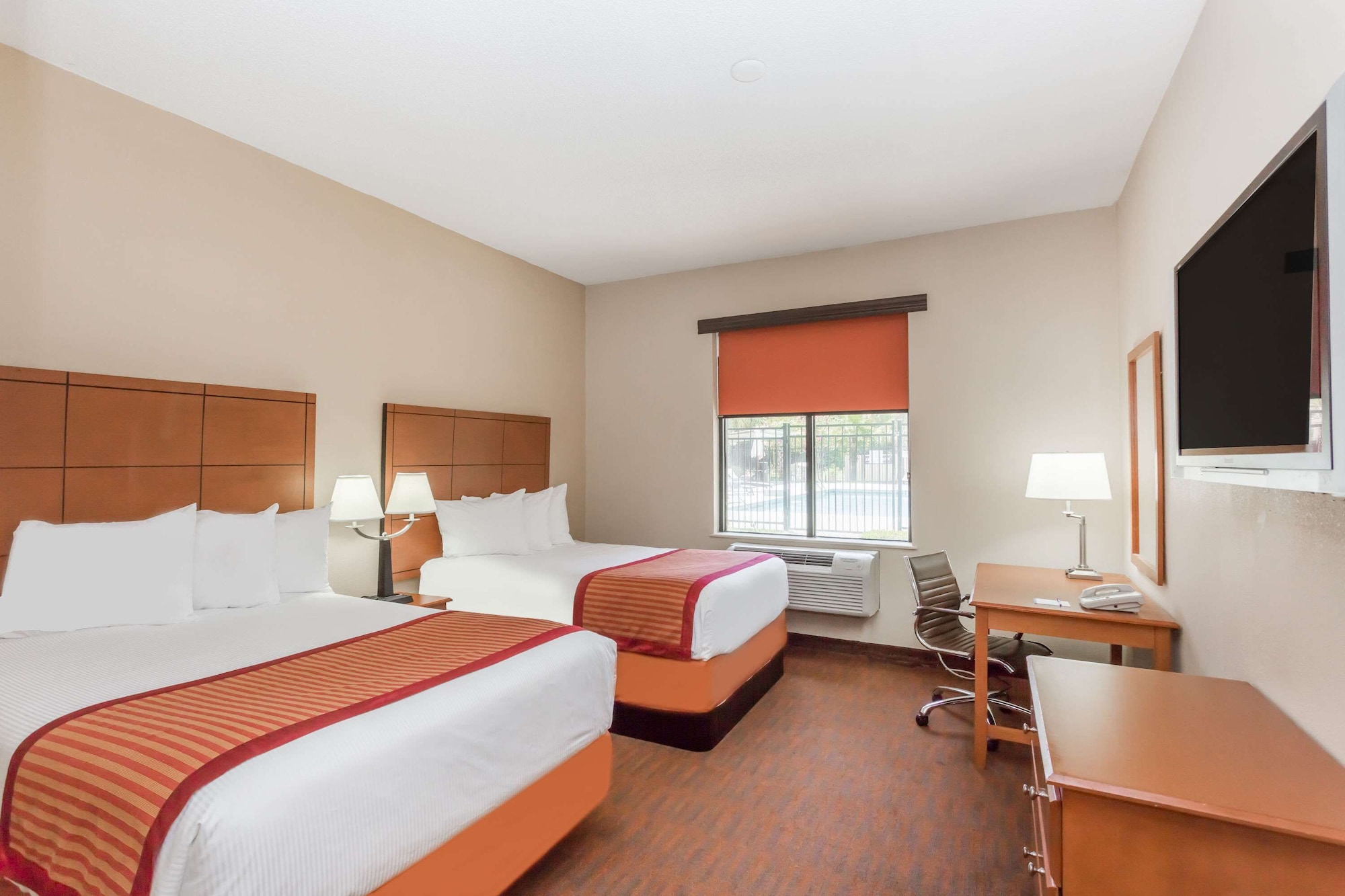 STUDIO, SUITE, 2 DOUBLE BEDS