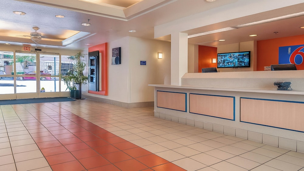 Motel6 San Diego, CA - Downtown 7/50