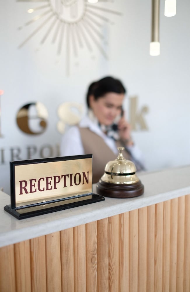 Meshk Airport Hotel 3/50