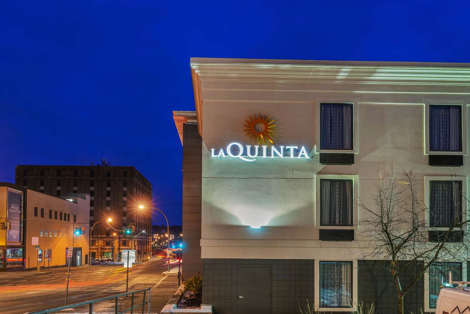La Quinta Inn and Suites by Wyndham Jamestown 2/46