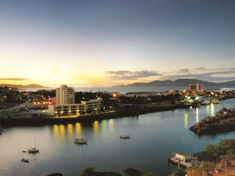 Oaks Townsville Metropole Hotel 25/69