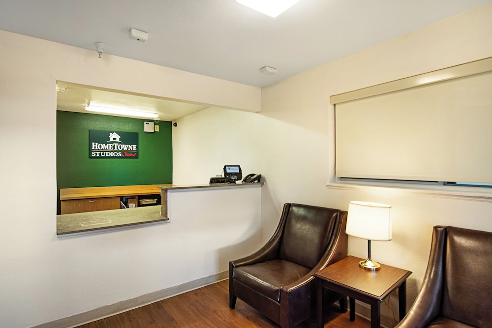 HomeTowne Studios By Red Roof Colorado Springs - Airport 11/27