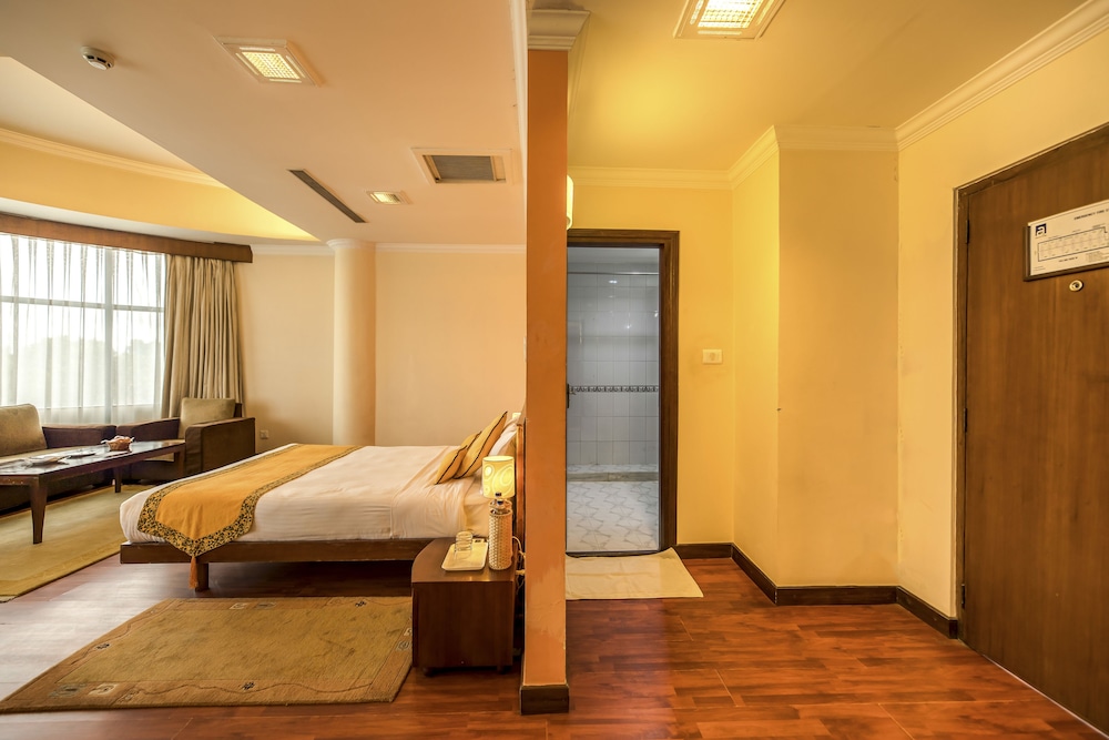 SUMMIT RESIDENCY AIRPORT HOTEL 19/48