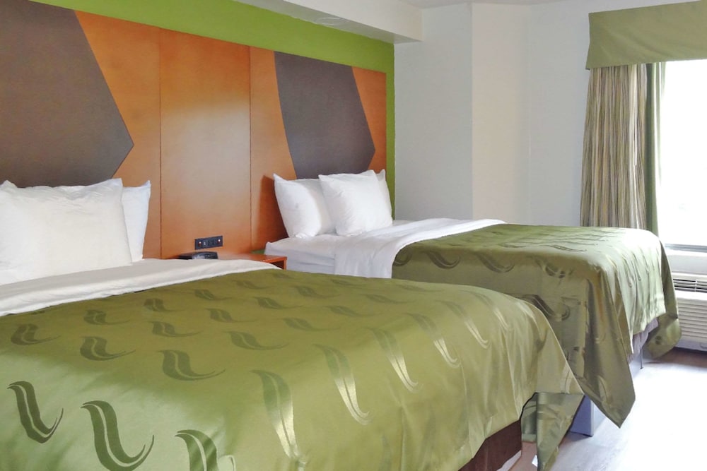 STANDARD, 2 DOUBLE BEDS