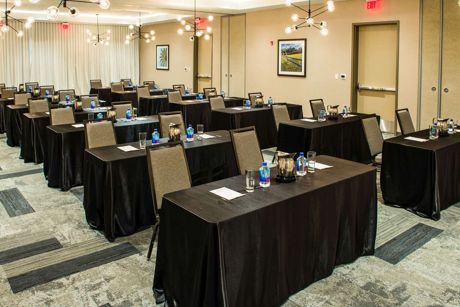 Cambria Hotel McAllen Convention Center 33/40