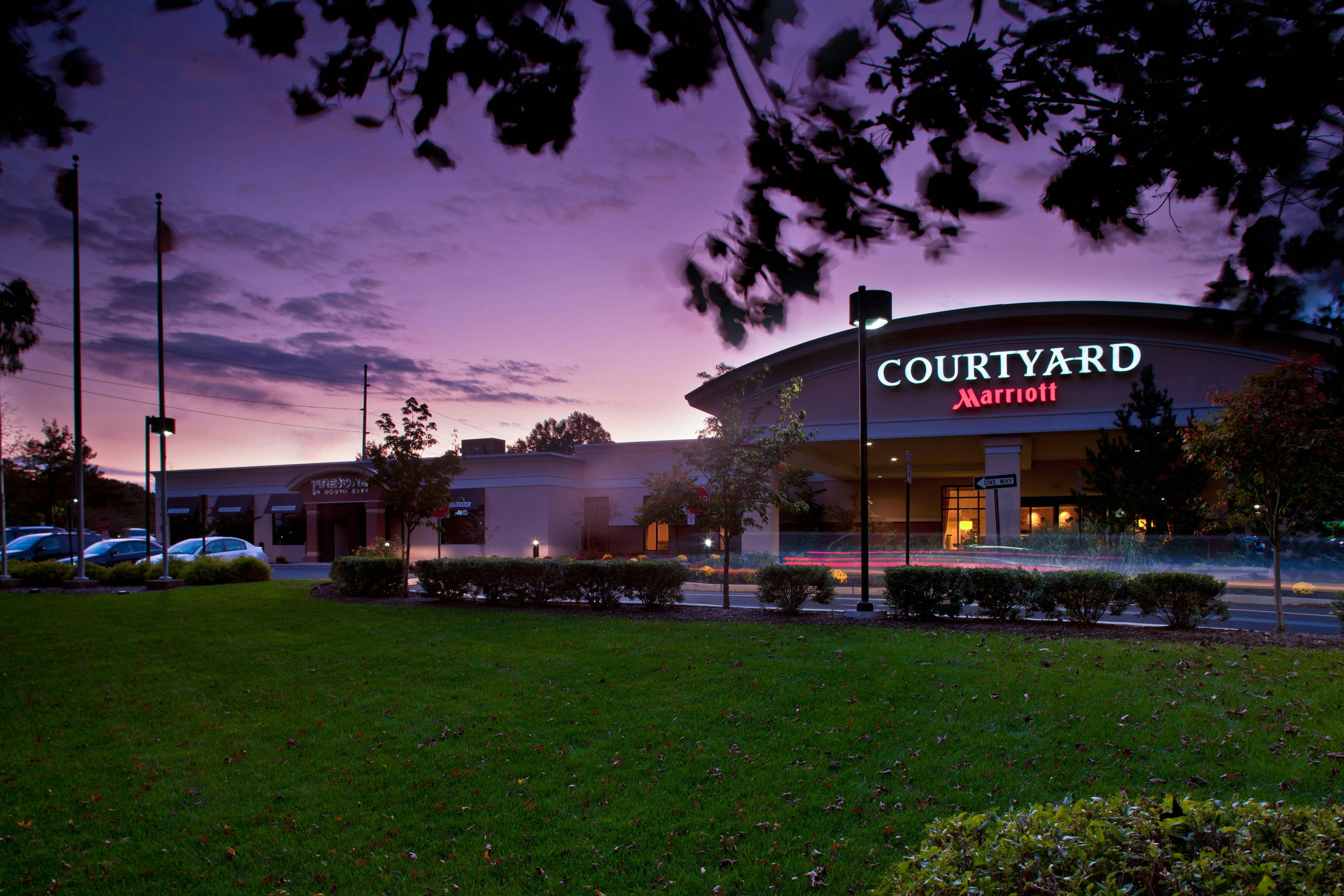 Courtyard by Marriott Montvale 40/41