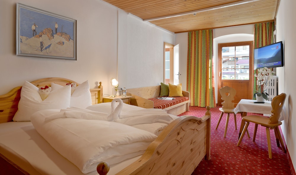 Hotel Postschlössl 12/50
