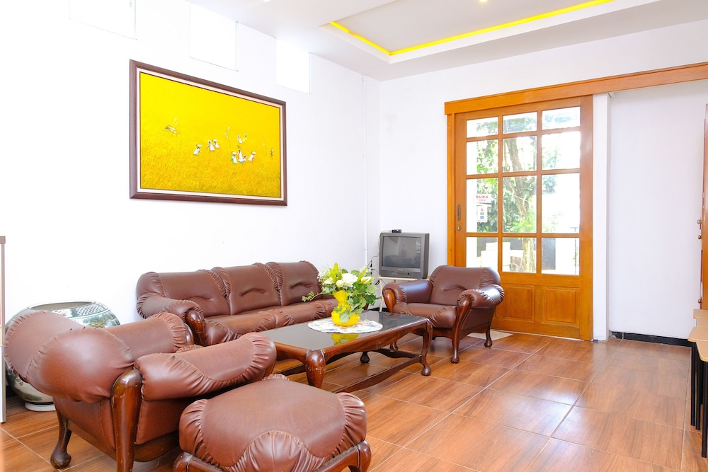 OYO 354 32 Guest House 33/40