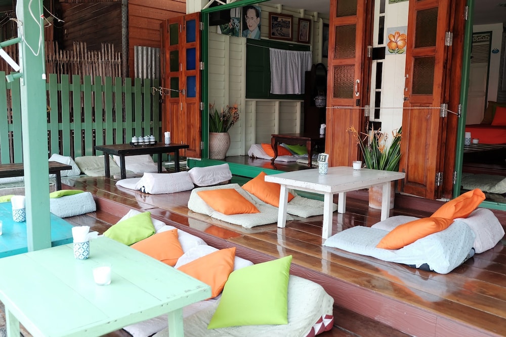 Baanrak Amphawa Homestay 43/61