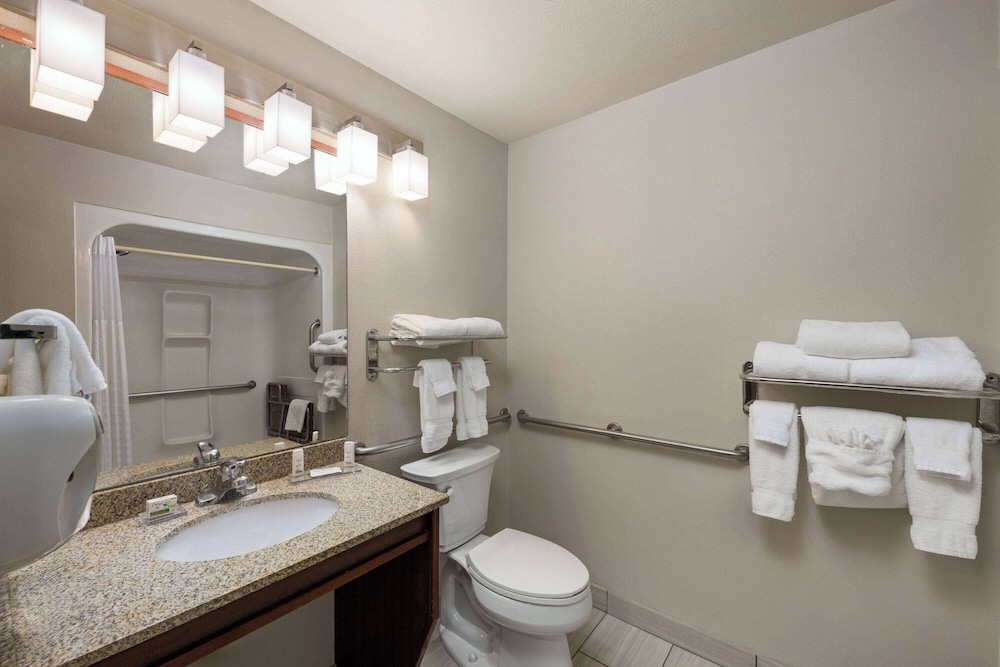 Ramada By Wyndham Moses Lake 54/54