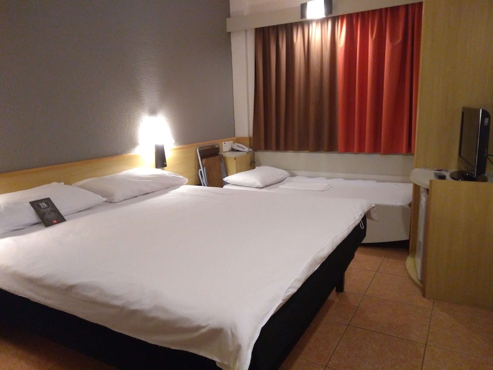 Ibis Santos Gonzaga 17/75