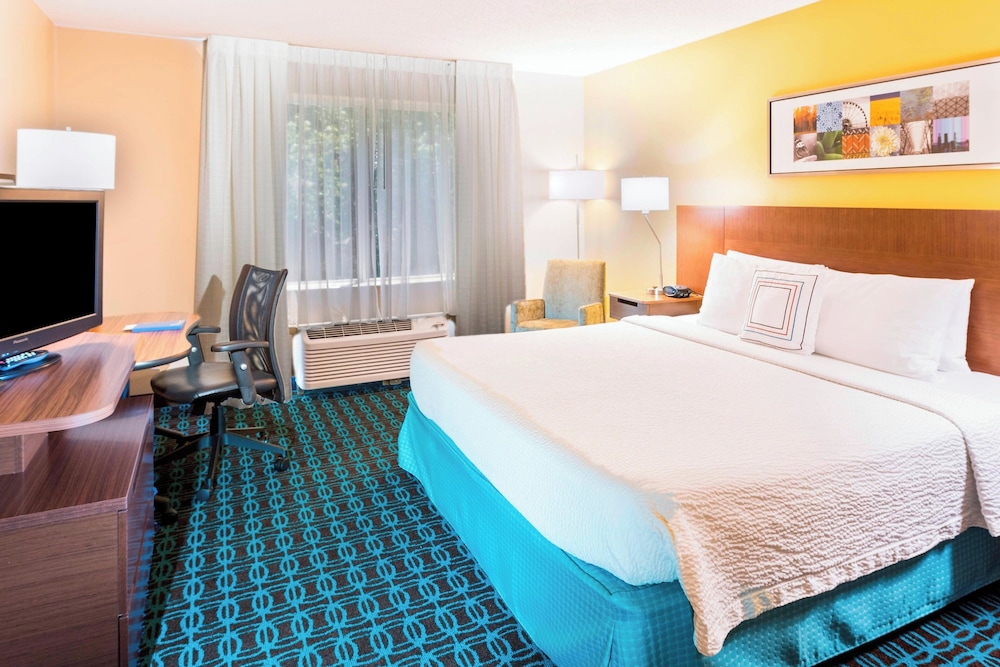 ROOM, KING BED, ACCESSIBLE