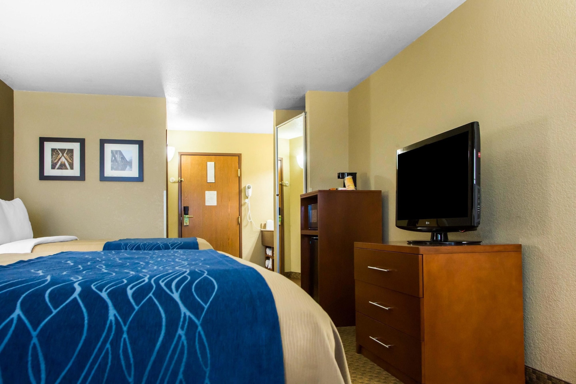 ROOM, KING BED, ACCESSIBLE