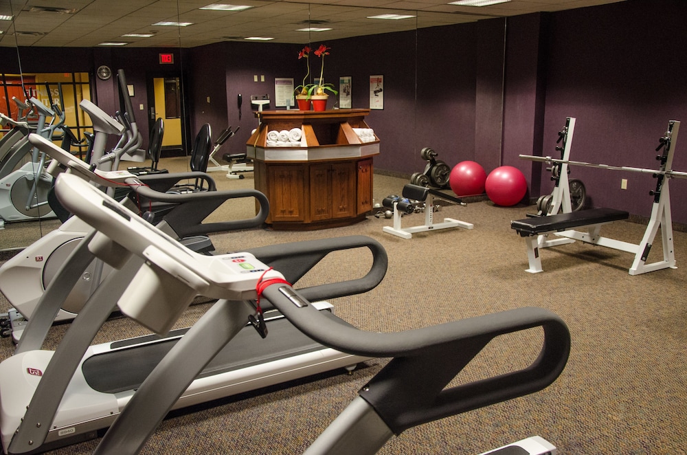 Holiday Inn Pewaukee-Milwaukee West 15/31