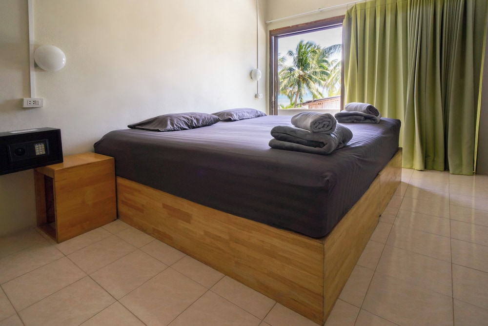 Echo Beach Backpackers 10/50