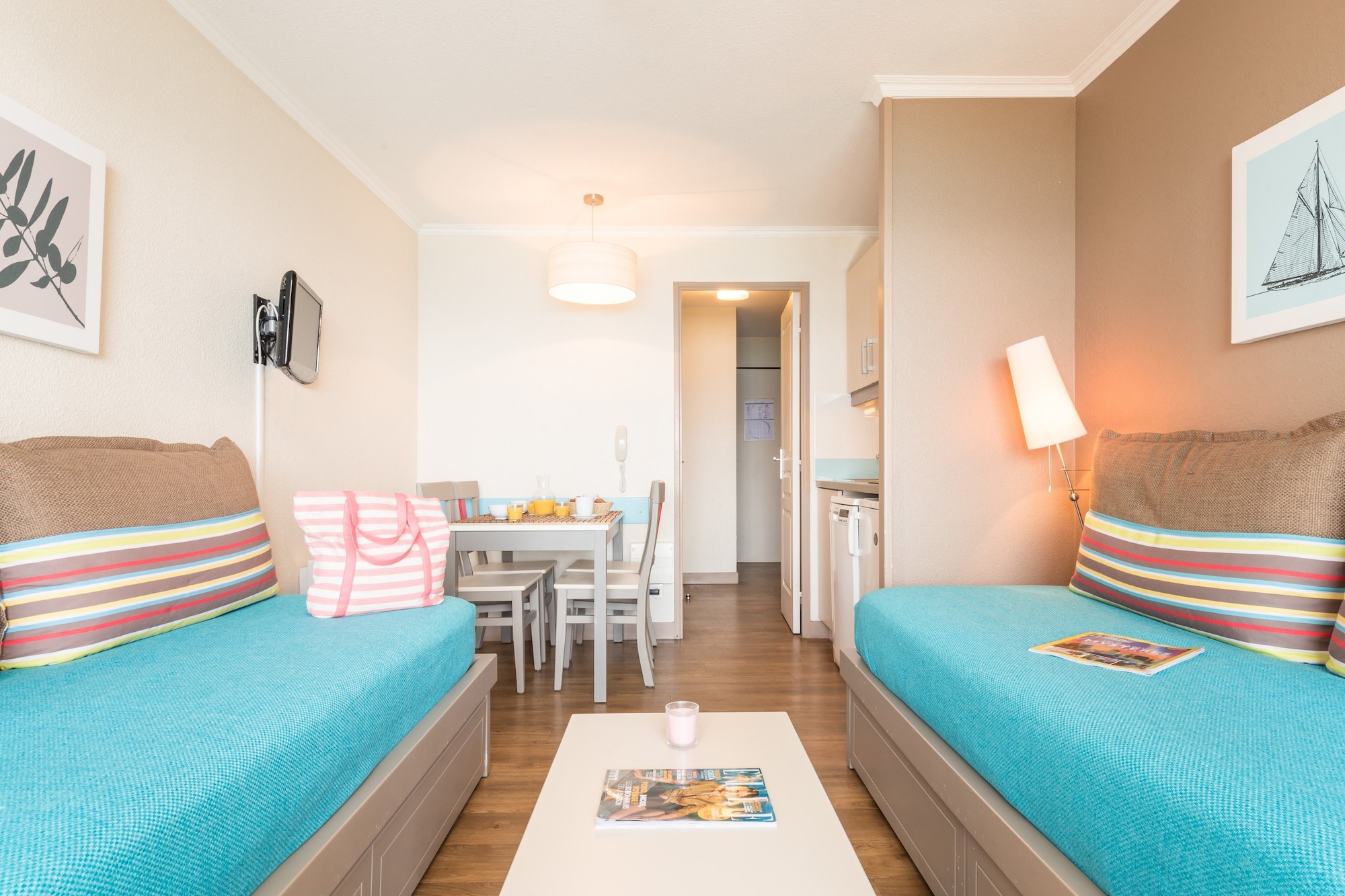 STUDIO, ALCOVE, BALCONY OR TERRACE