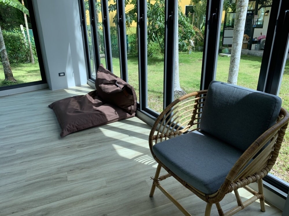 Atom Phuket Hotel -SHA Plus 37/50