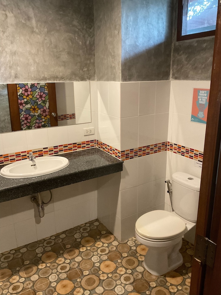 Araya Boutique Hotel 67/69