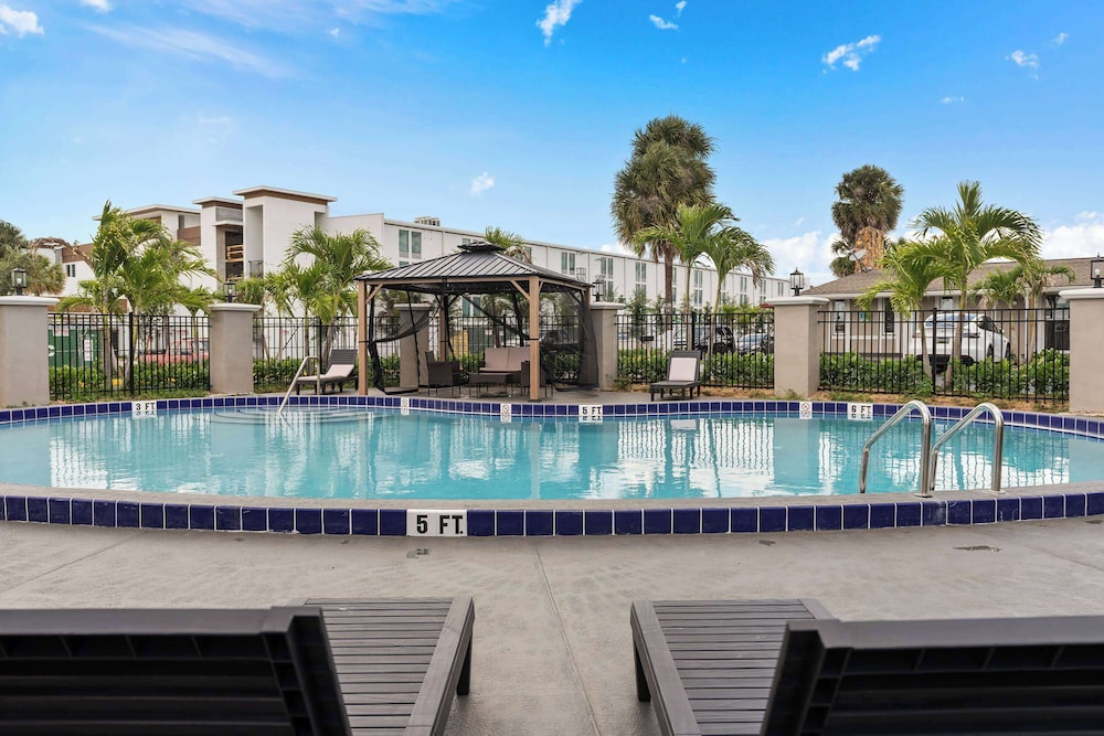Travelodge by Wyndham Kissimmee/Orlando 42/46
