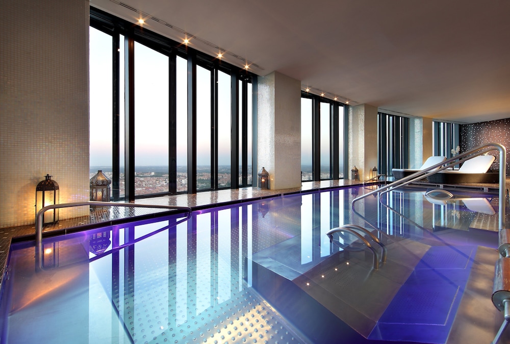 swimming pool spa