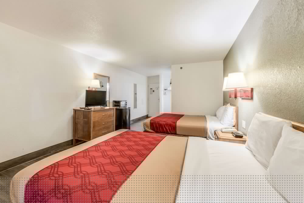 Econo Lodge Truman Inn 10/48