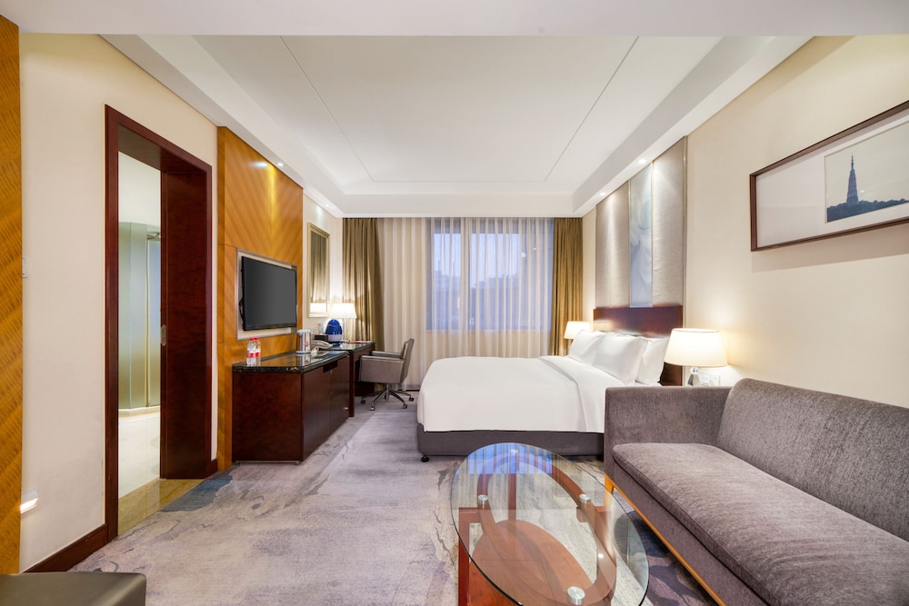Wanghu Hotel 13/48